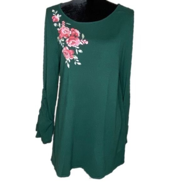 Monroe & Main Knitted Sweater Womens Size L Embroidered Roses Scoop Neck - Picture 1 of 8